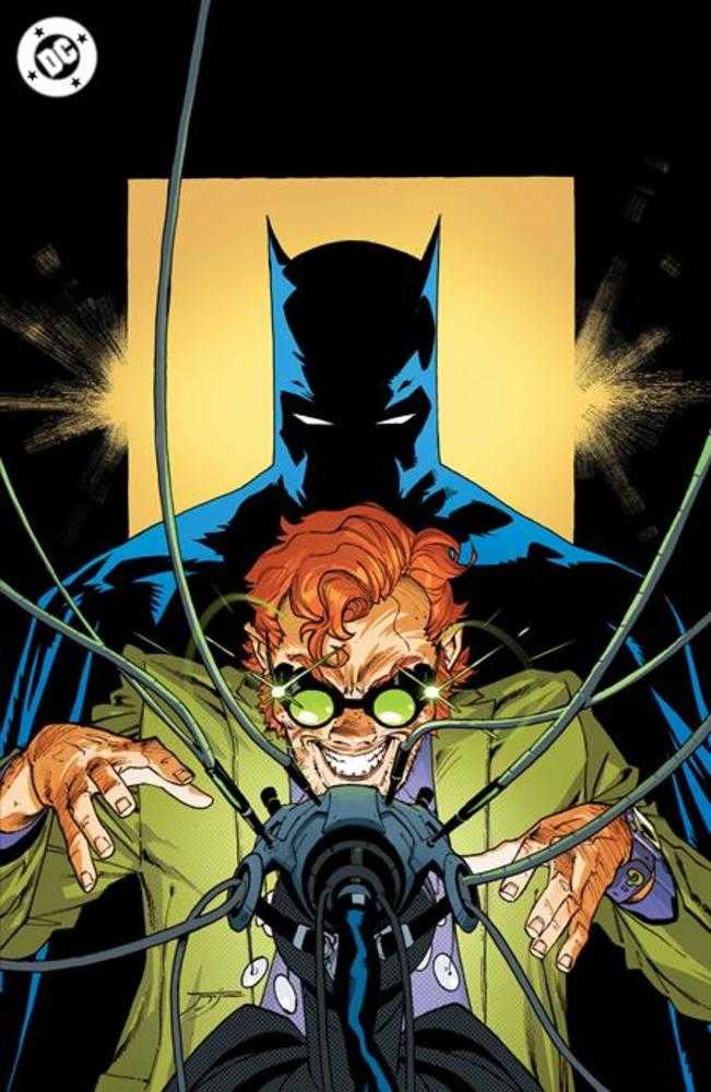 Comic book cover featuring a superhero and a villain with紧张的氛围